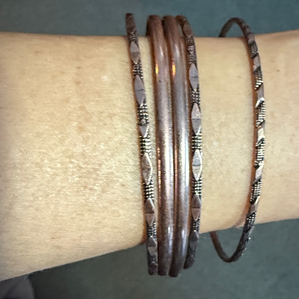 16 bangle bracelets - Picture 2 of 5